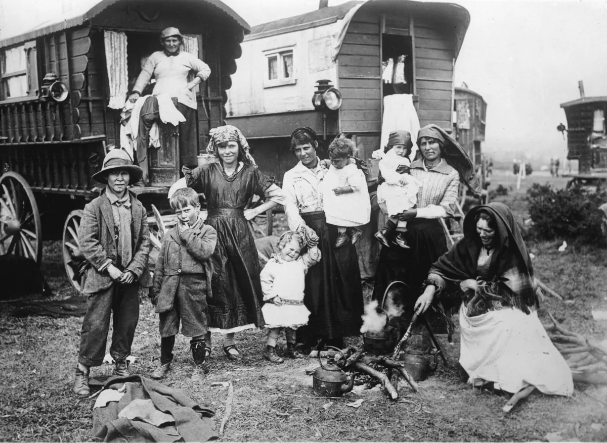 A Gypsy camp at the beach of Epsom, c. 1930 Gypsy surnames