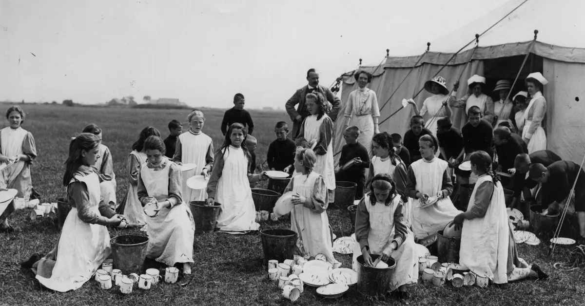 Group of girls and boys from the Islington Workhouse at camp on Canvey Island on the River Thames, London, 1912
