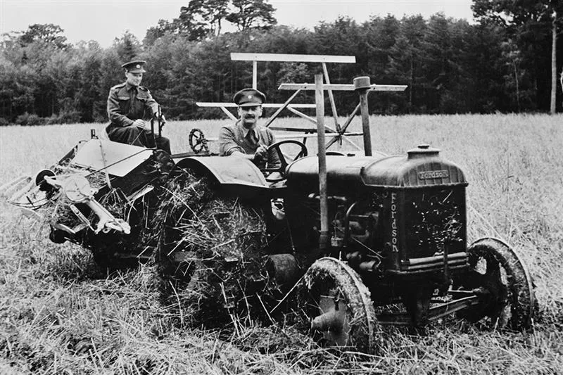 Troops helping to farm land during the Second World War