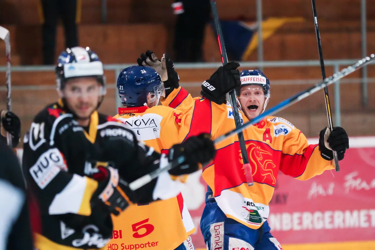 sport_08022017_eishockey_crm_05 Der EHC Dübendorf erhält nächste Saison neue Gegner... (Bild: Christian Merz) , Von Morges bis Chur: Die zwölf Teams der neuen Swiss Regio League. (Grafik: Andreas Steiner)