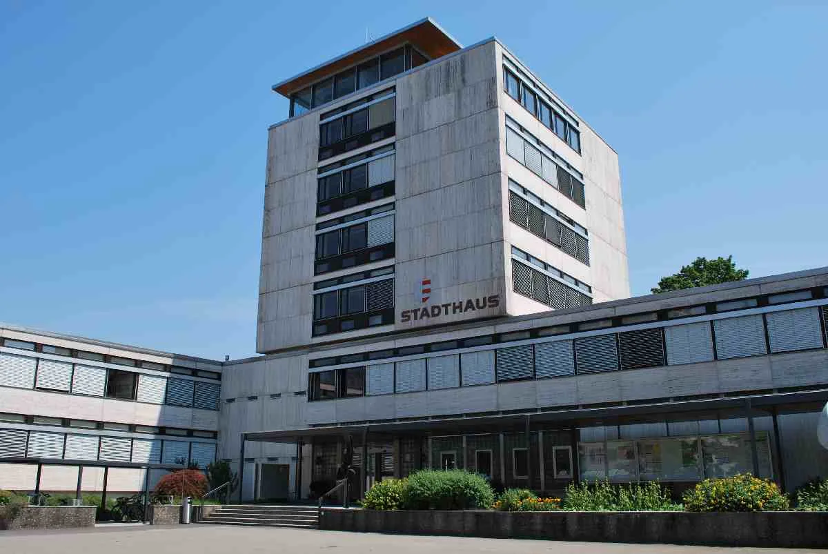 stadthaus_uster An der Gemeinderatssitzung vom Montagabend wurde die Abstimmung zum Steuerfuss zun Tanz der Ideeologien.
