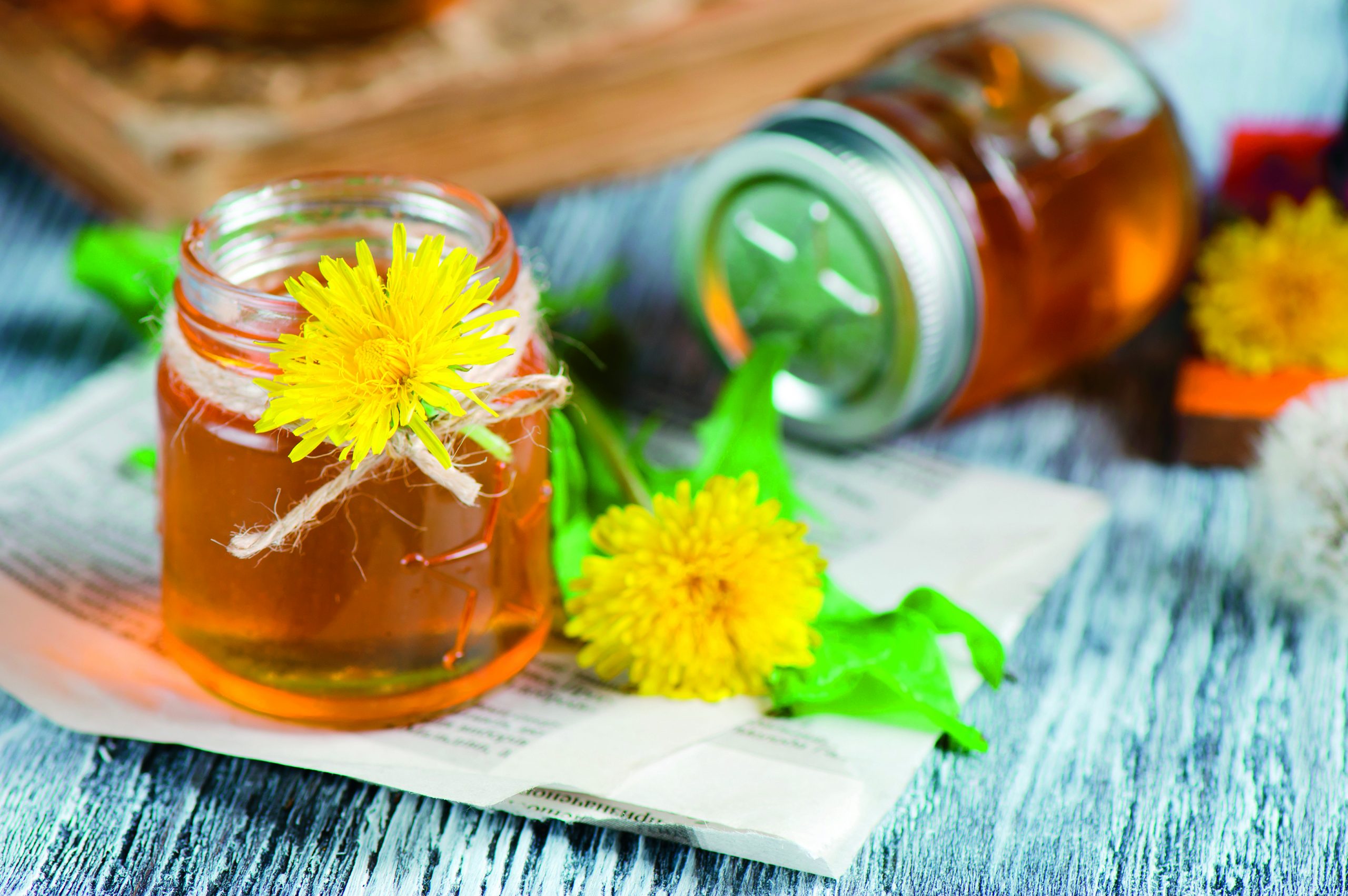 Dandelion syrup. © Ulyana Khorunsha/Shutterstock
