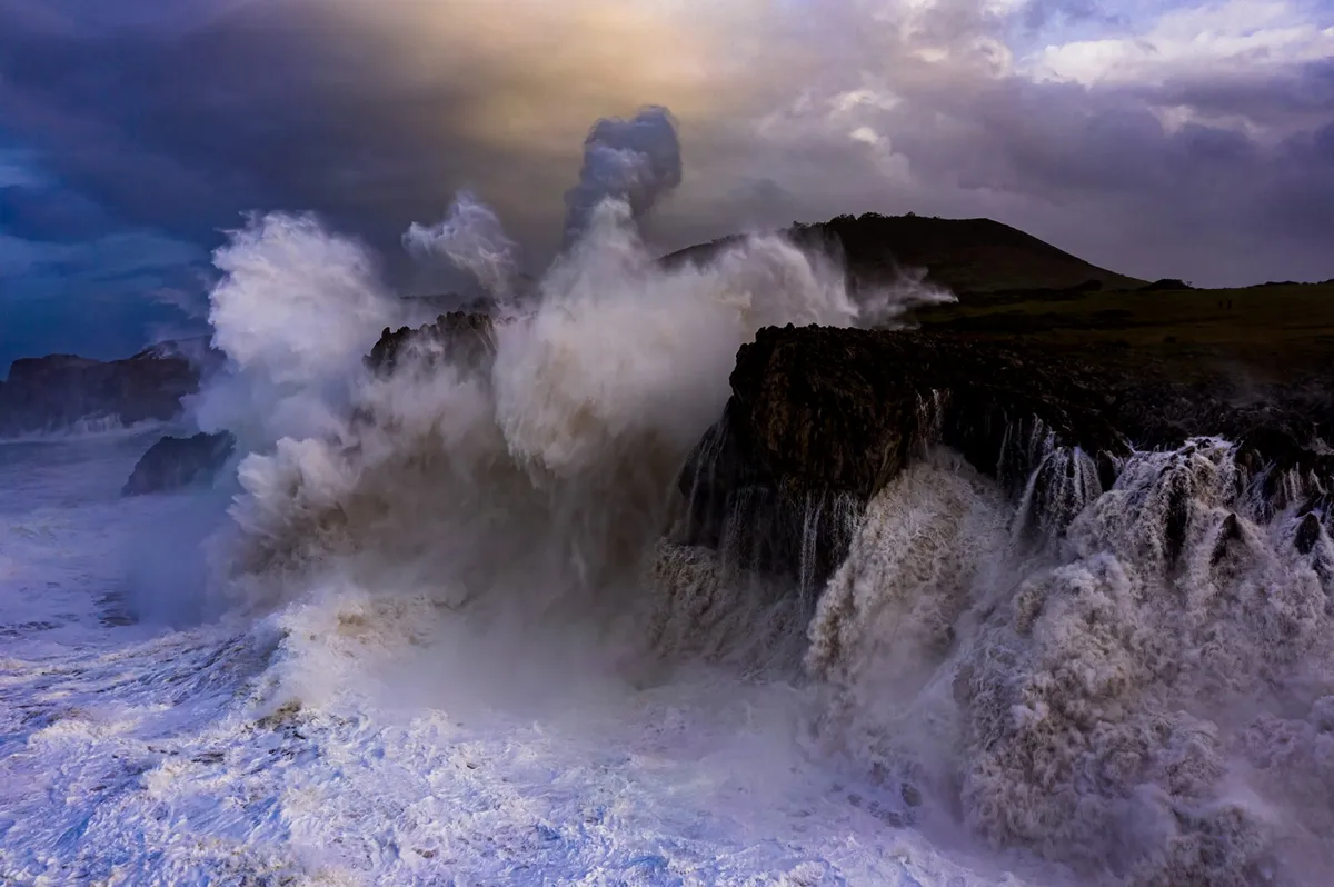 Bouncing Waves. © Ignacio Medem/Drone Photo Awards 2020