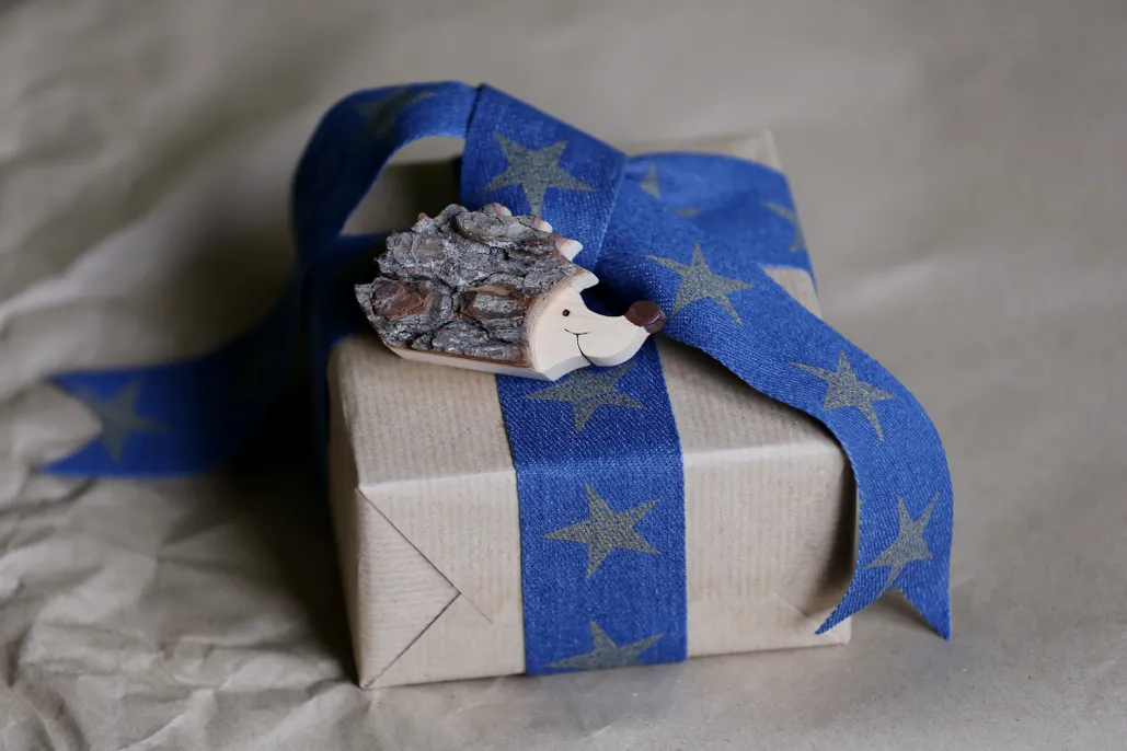 Homemade Christmas Gift Wrap (That Kids Can Make) - Little Fish