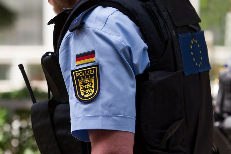 Arbeiten bei der Polizei Baden-Würrtemberg - in Deutschland, für Europa.Foto: picturesd/iStock/Getty Images Plus