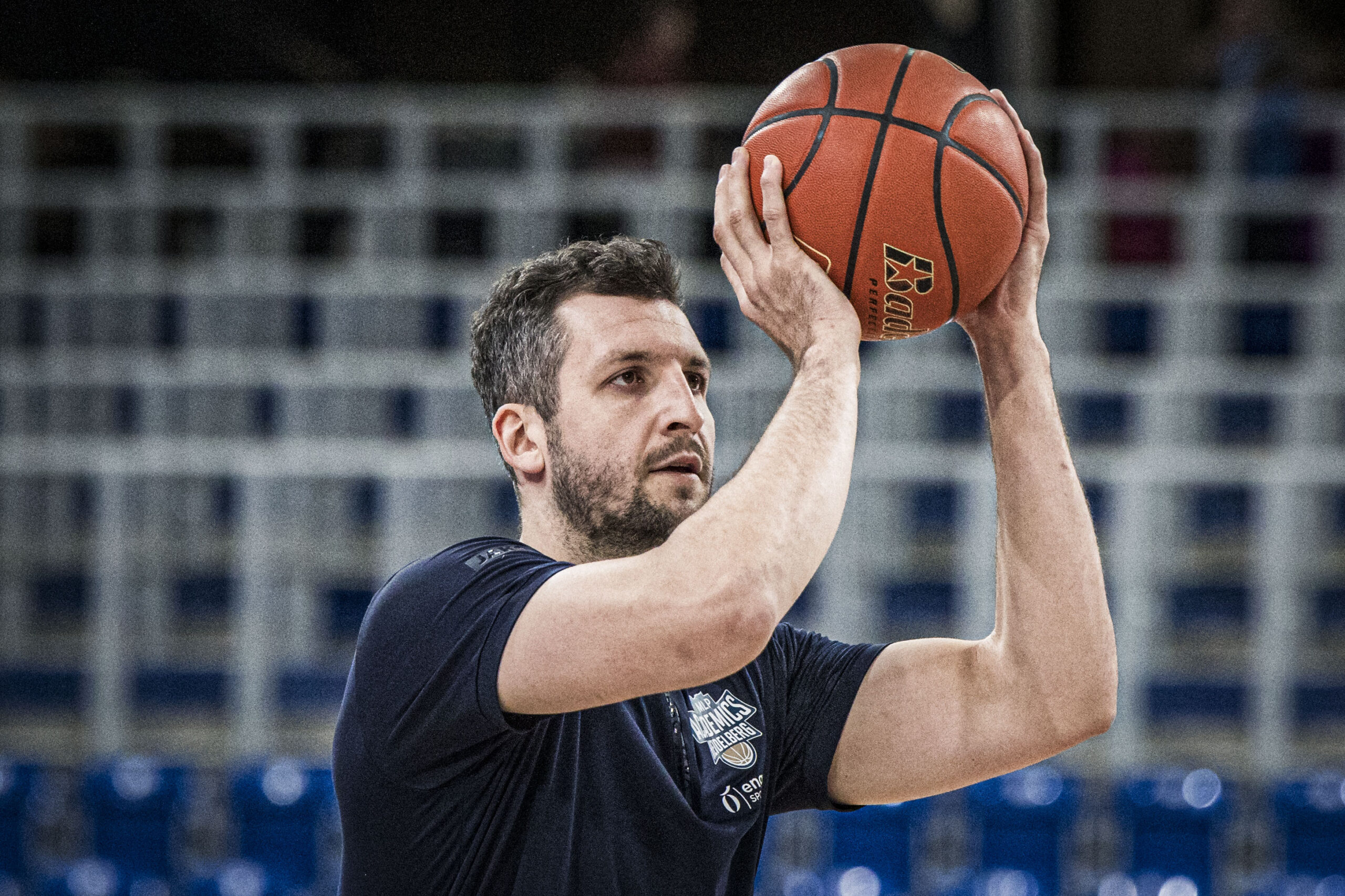 Paul Zipser zum Pokal Wir mussen alles reinschmeiBen NUSSBAUM