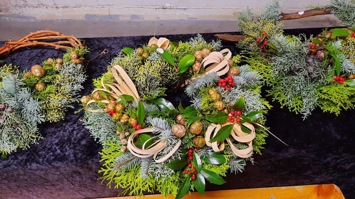 Herbstgestecke, Kränze und Grabschmuck selbst fertigen