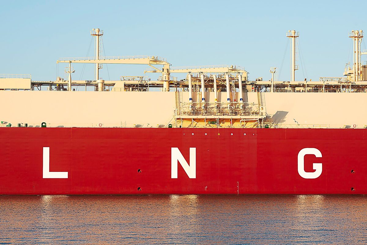 LNG glut may see long-term contracts priced above spot market