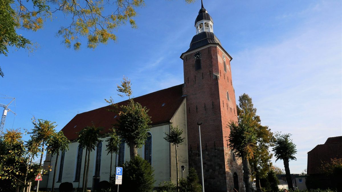 St. Andrew's Church receives support to preserve its facade