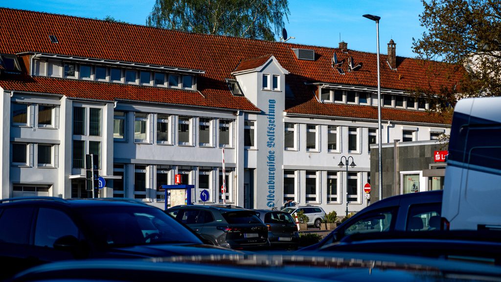 Stadtbildprägend: Seit dem Umzug der OM-Medien in den Ecopark steht das alte Verlagshaus in der Vechtaer Innenstadt leer. Foto: Chowanietz