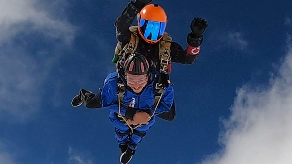 60 seconds of free fall: How an ALS patient fulfilled a dream in Damme