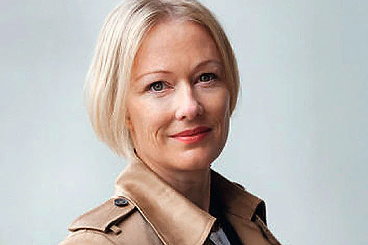 Nicole Althaus Diplomatie ist meist mit einem Kompromiss verbunden. Warum will Ihre Tochter denn die Zwillingsschwester nicht einladen? Wenn sie nicht nett zu ihr ist, müssen Sie die Entscheidung Ihrer Tochter respektieren. Liegt es aber an der Maximalzahl der Gäste, empfehle ich einen diplomatischen Kompromiss: Überzeugen Sie Ihre Tochter davon, beide Zwillinge einzuladen und erlauben ihr für ihr Entgegenkommen, die Geburtstagsrunde um einen weiteren Gast freier Wahl zu erweitern.