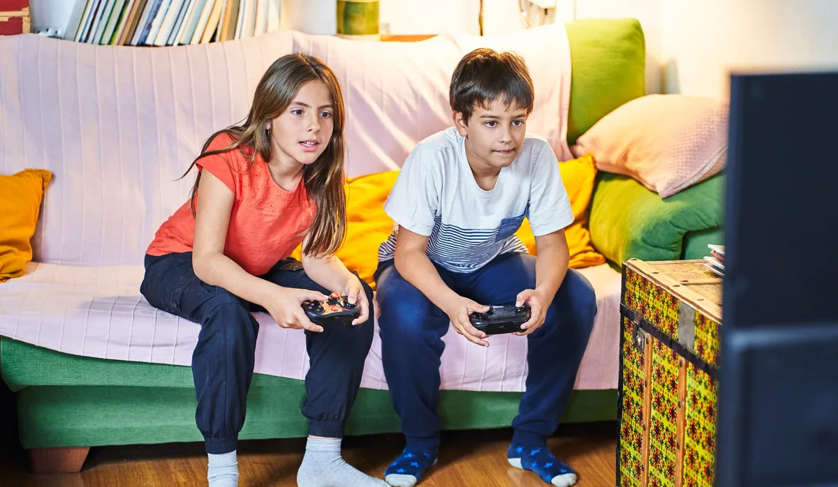 Brawl Stars: Zwei Kinder beim Gamen