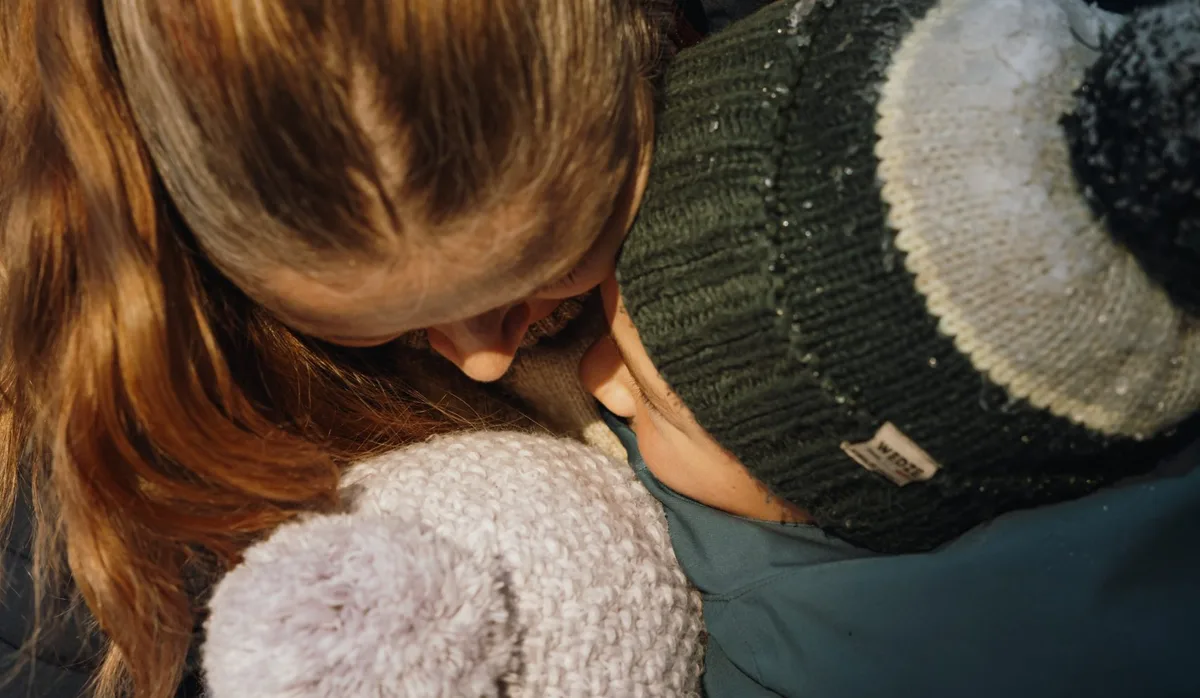 Eltern-Kind-Beziehung: Eine Mutter mit ihren beiden Kindern