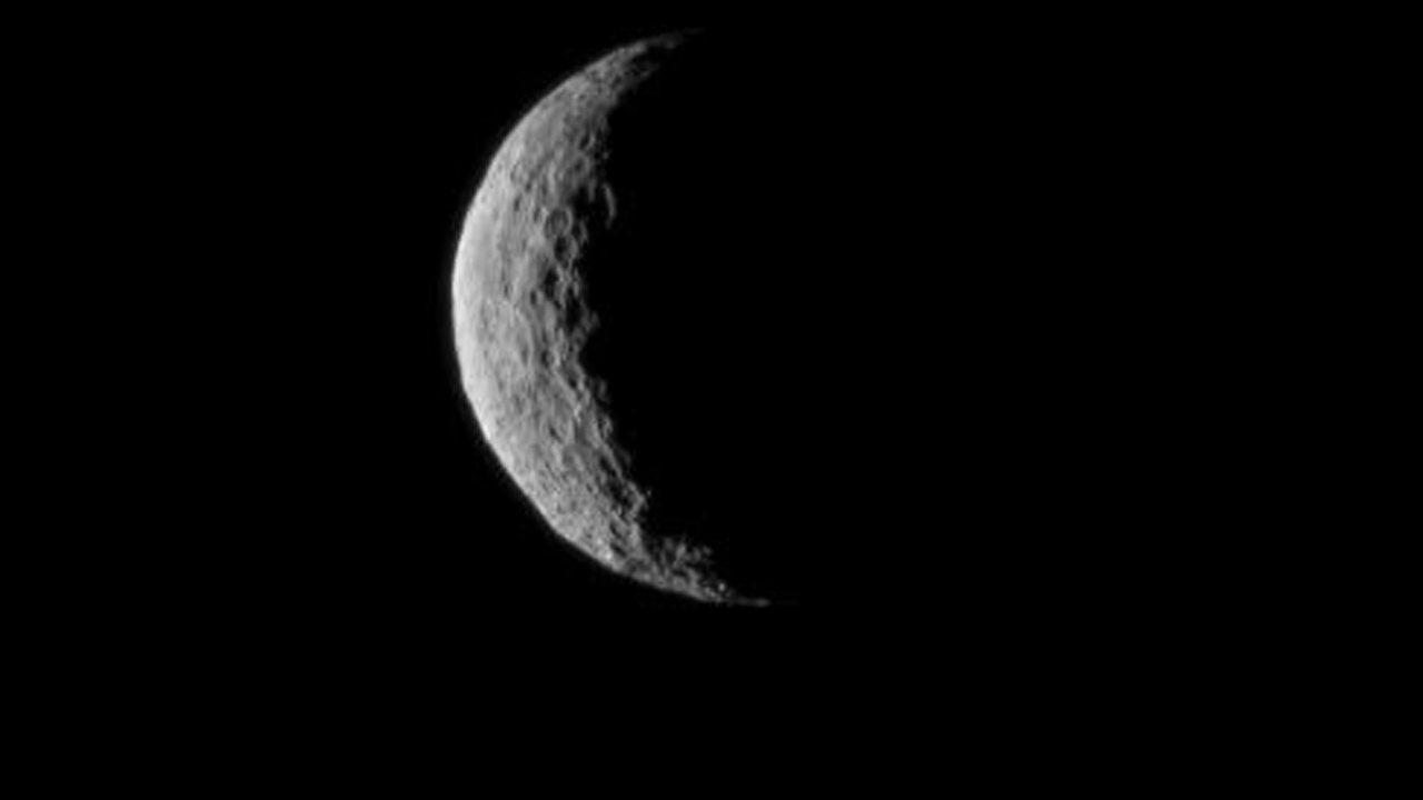 Dieses Foto knipste "Dawn" bei ihrem Anflug zu Ceres. Die Sonde soll künftig noch näher an den Zwergplaneten heranfliegen, wie die NASA mitteilte. (Archiv)