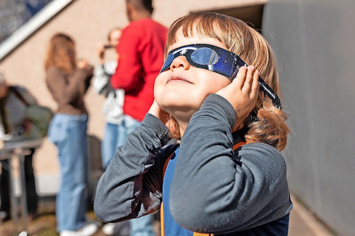 Solar eclipse: Why shouldn't you look at the sun?