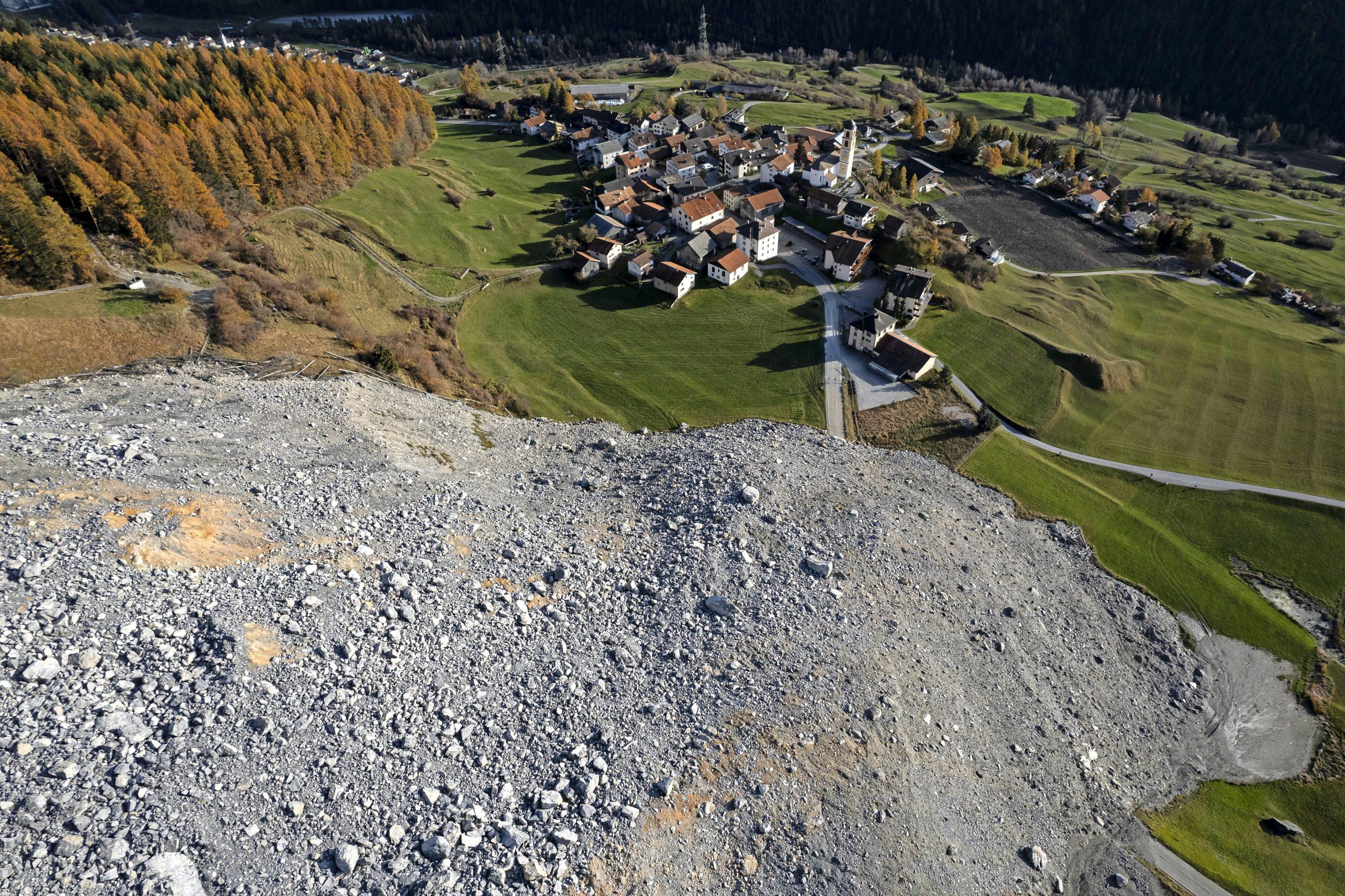 Blick auf das Dorf Brienz/Brinzauls im November 2024.