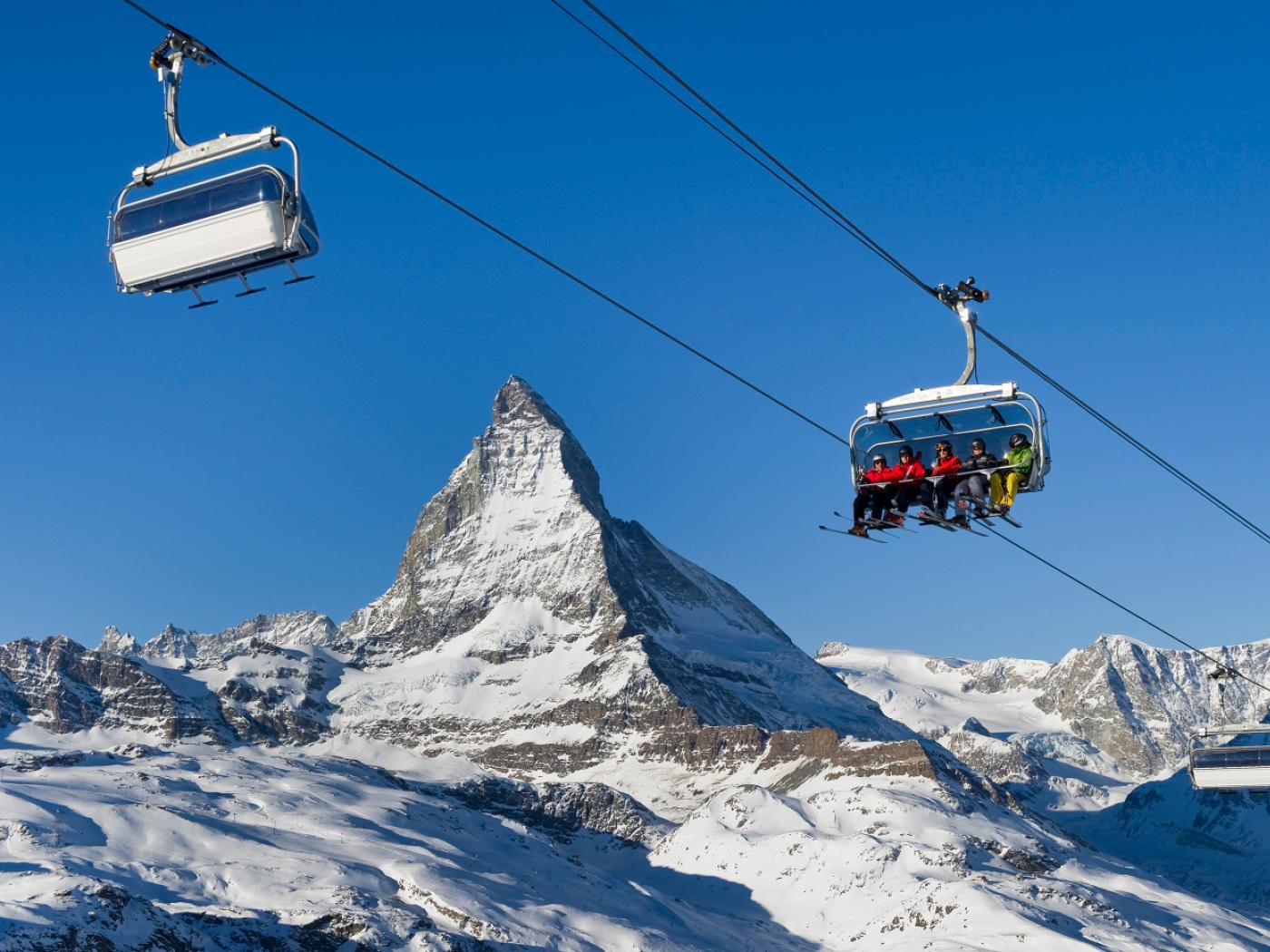 Zermatt führt das Ranking der besten Skigebiete Europas 2026 an. Verbier folgt auf dem zweiten Platz.