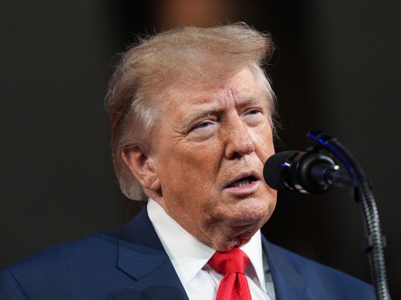 US-Präsident Donald Trump spricht auf einer Wahlkampfveranstaltung in der F&M Bank Arena. Foto: Alex Brandon/AP/dpa