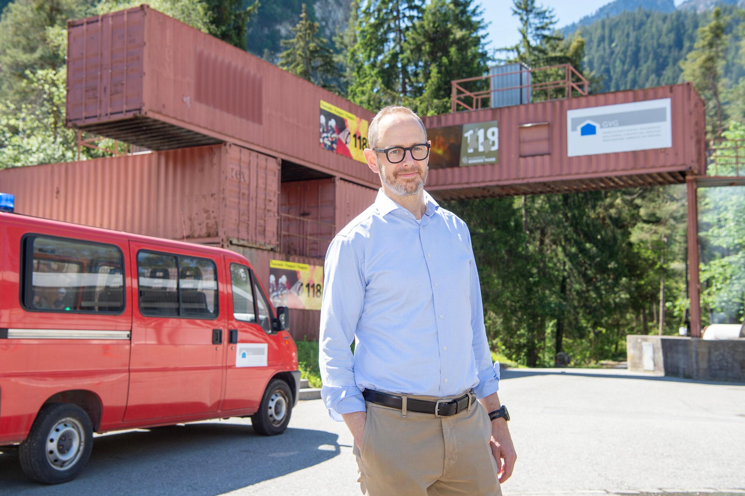 Auf der Suche nach Ersatz: Marc Handlery, Direktor der Gebäudeversicherung Graubünden, im Ausbildungszentrum Pantun in Thusis.