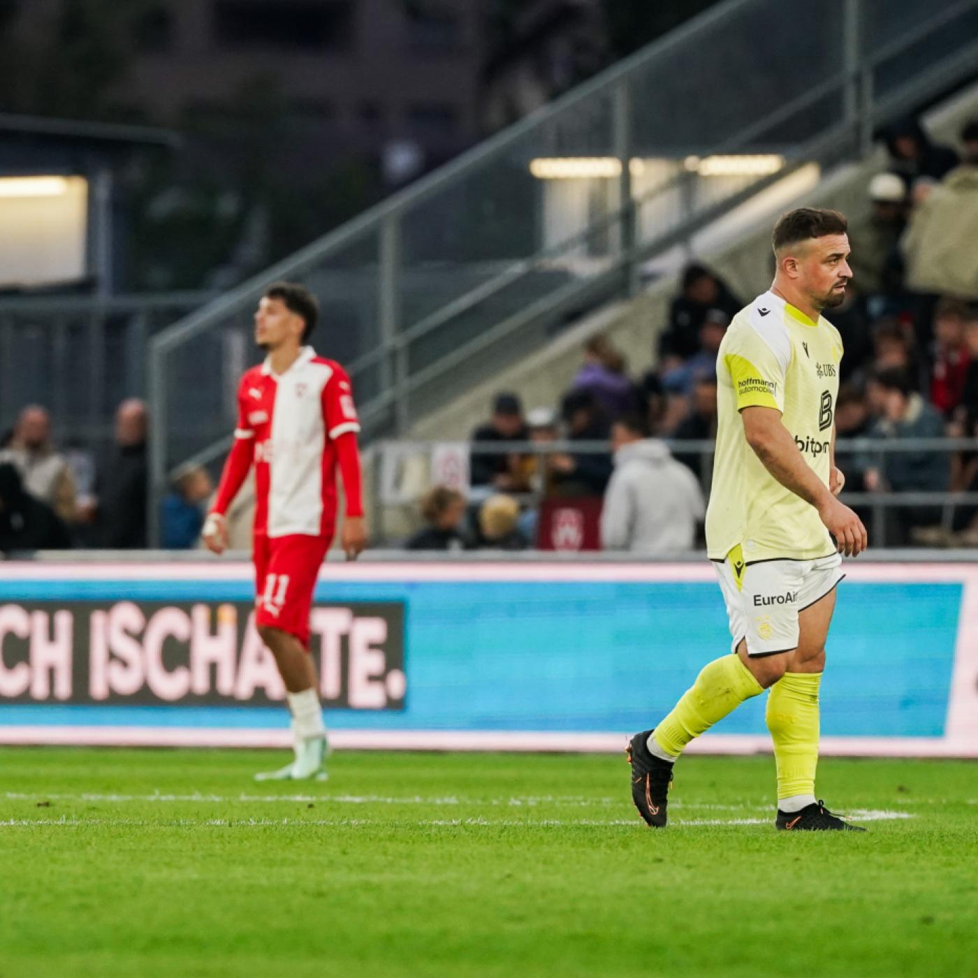 Hängende Köpfe bei Xherdan Shaqiri und seinen Basler Teamkollegen