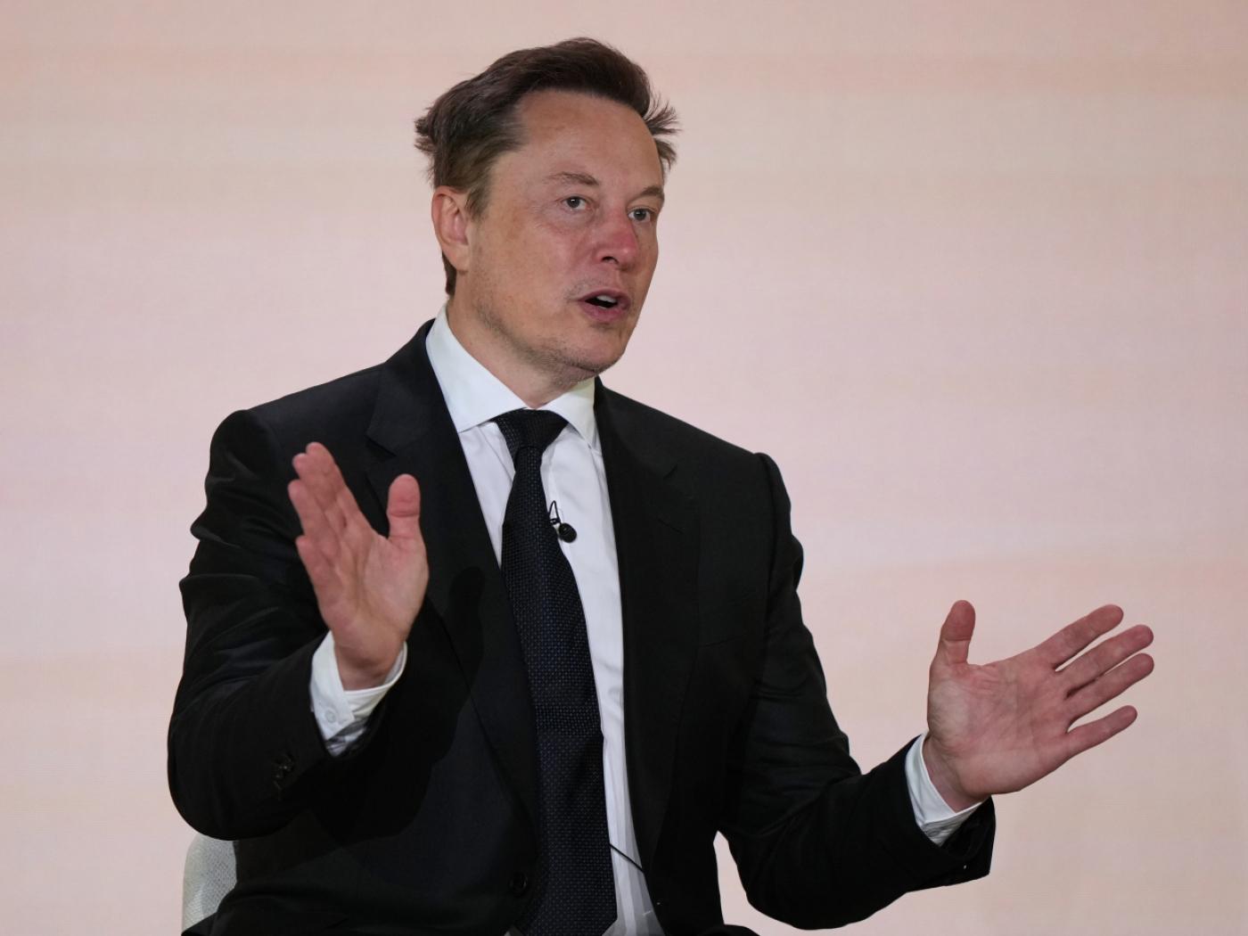 Elon Musk will seine KI-Firma nach einem Vorstoss von US-Präsident Donald Trump in SpaceXSI umbenennen.