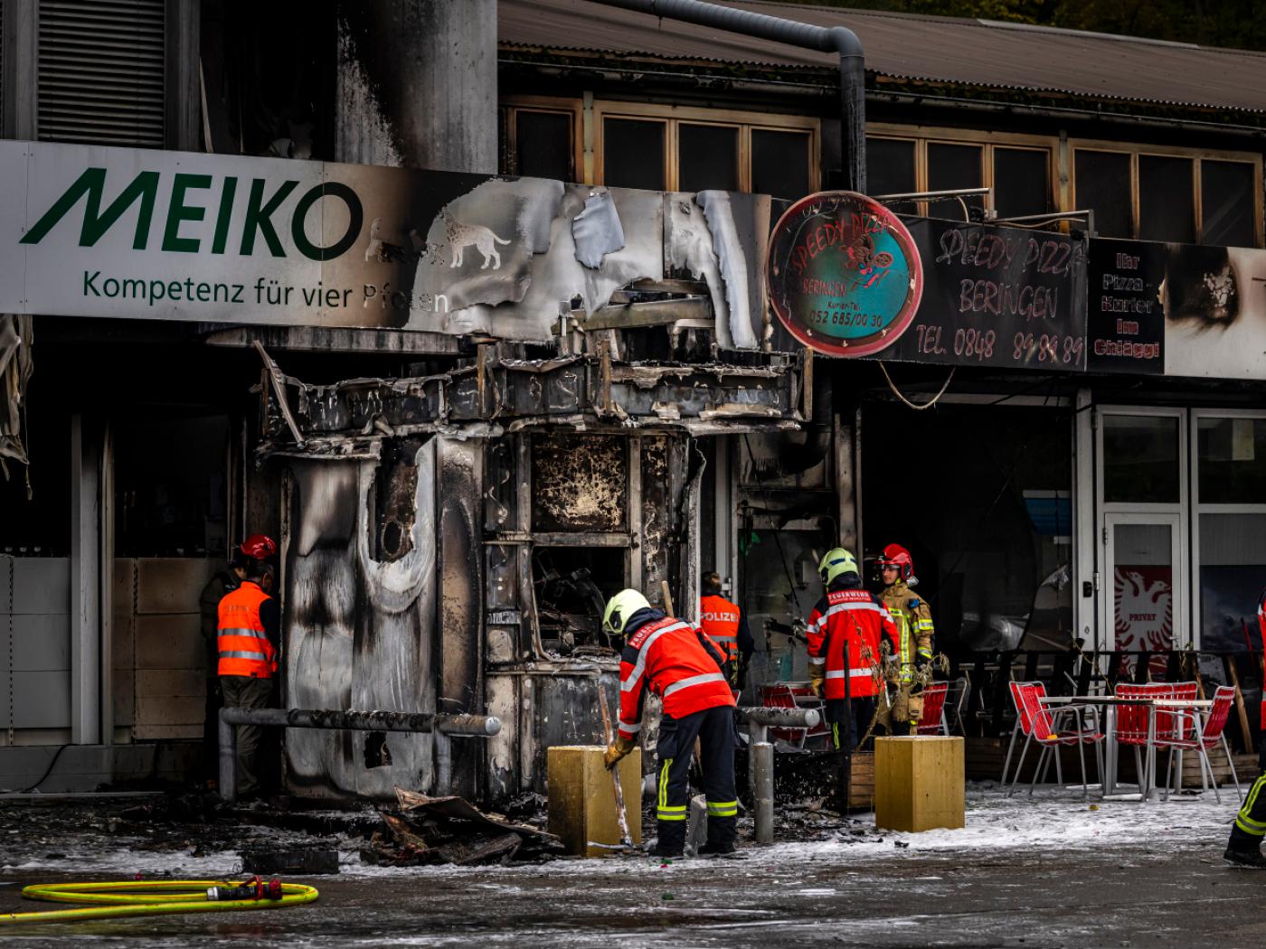 Bei der Bankomaten-Sprengung vom Montag in Beringen SH geriet ein Wohnhaus in Brand. Nun verhafteten die Behörden in den Niederlanden drei mutmassliche Täter.