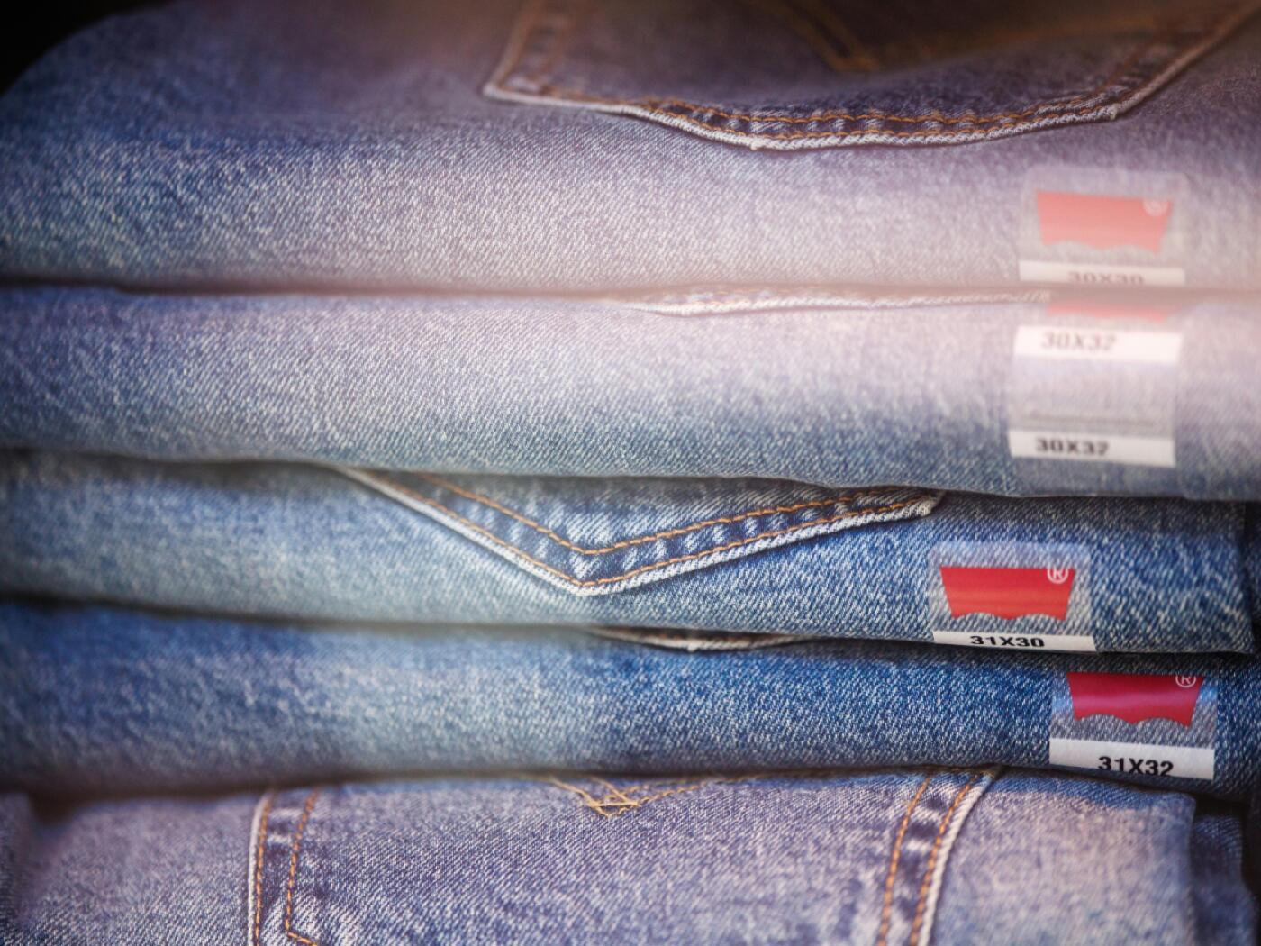 Der Bekleidungshersteller Levi Strauss & Co. möchte den Schweizer Markenschutz für die Ziernaht auf den Gesässtaschen seiner Jeans auch auf weitere Kleidungsstücke ausweiten. (Symbolbild)