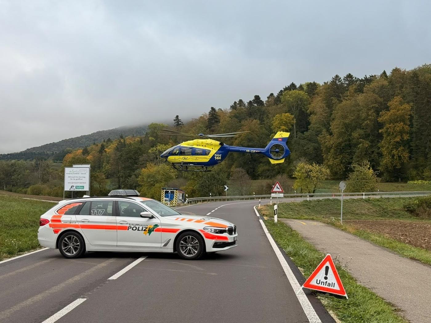 Die Frau wurde mit einem Rettungshelikopter in ein Spital geflogen.