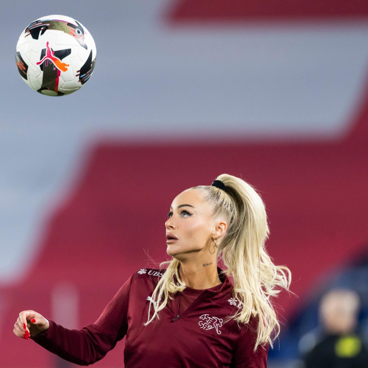 Alisha Lehmann verschiesst im englischen Ligacup einen Penalty