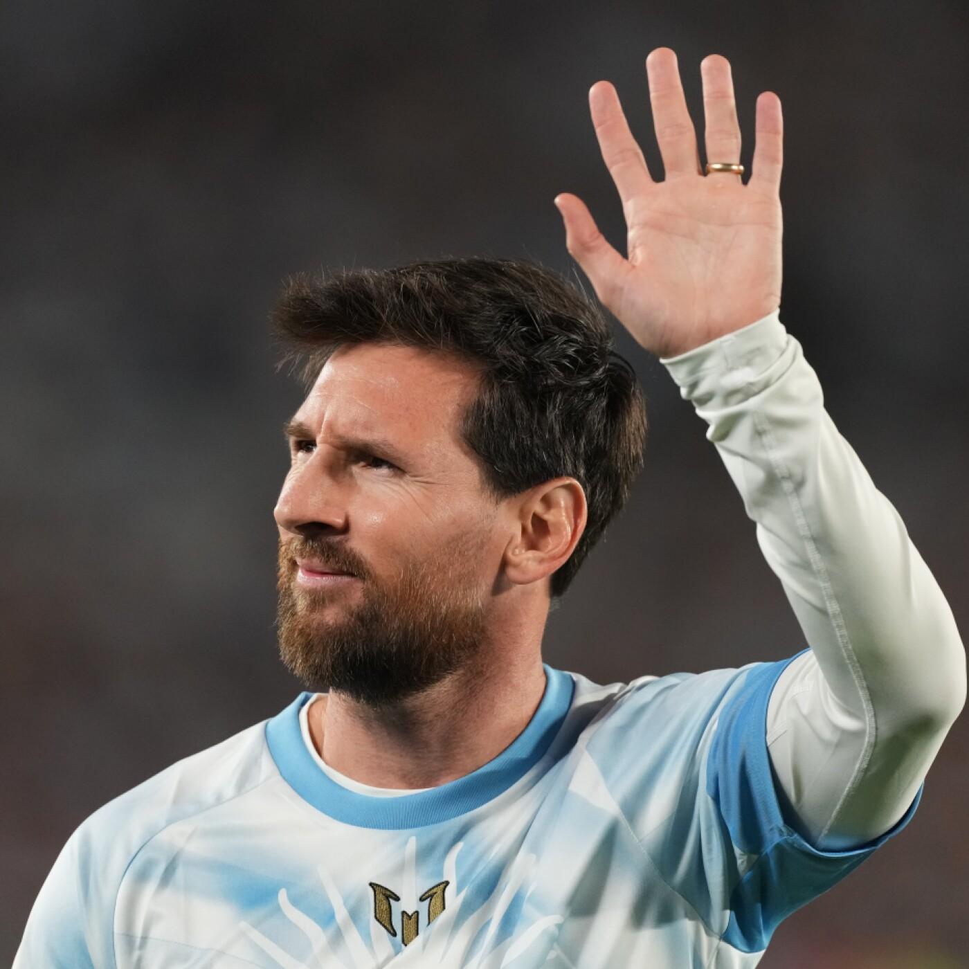 Ein letzter Gruss Messis im Trikot der argentinischen Nationalmannschaft
