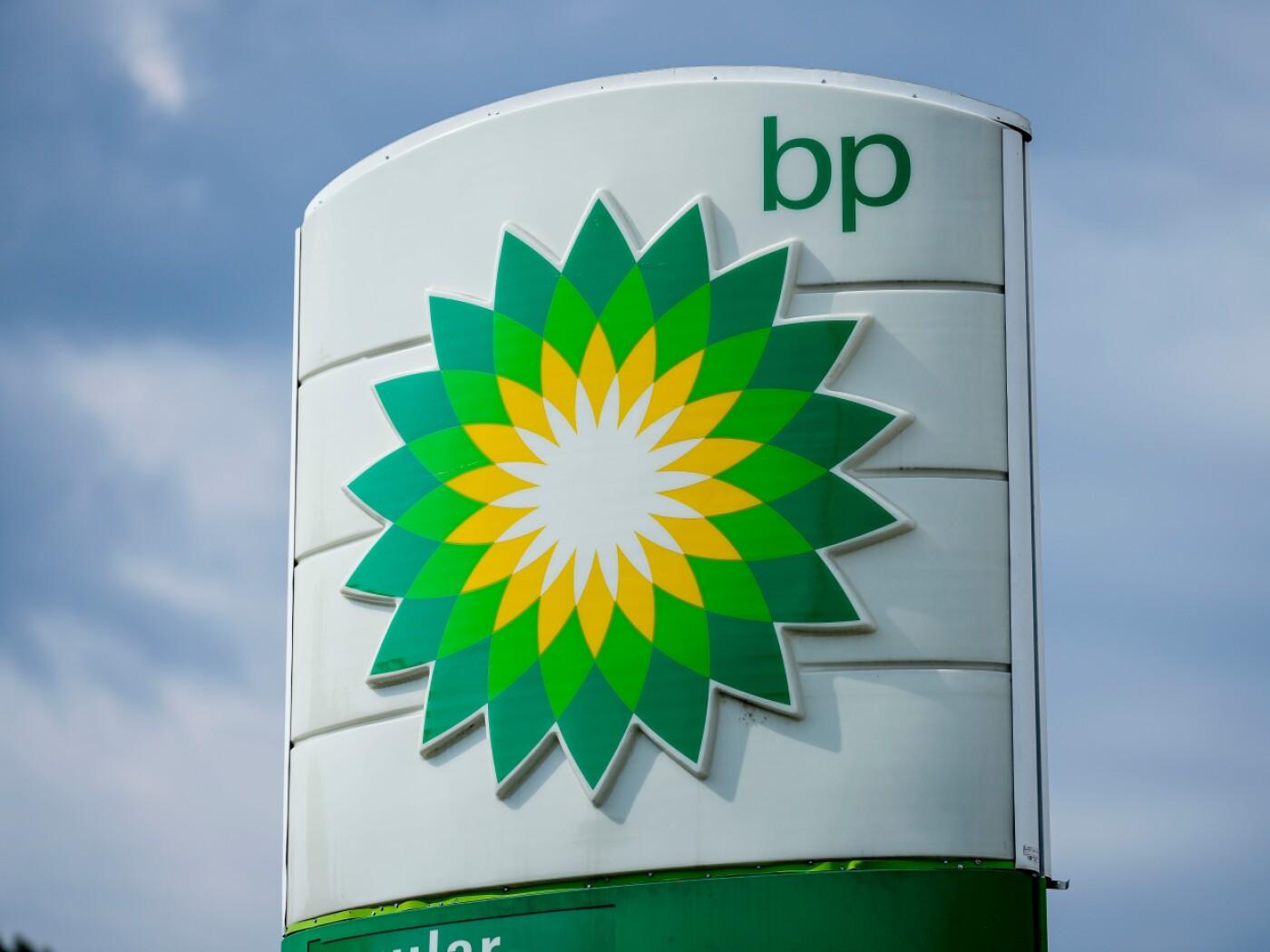 Der britische Energiekonzern BP will sich wieder stärker auf das Öl- und Gasgeschäft ausrichten. Die bisherigen Ziele bei erneuerbaren Energien treten dabei in den Hintergrund. (Archivbild)