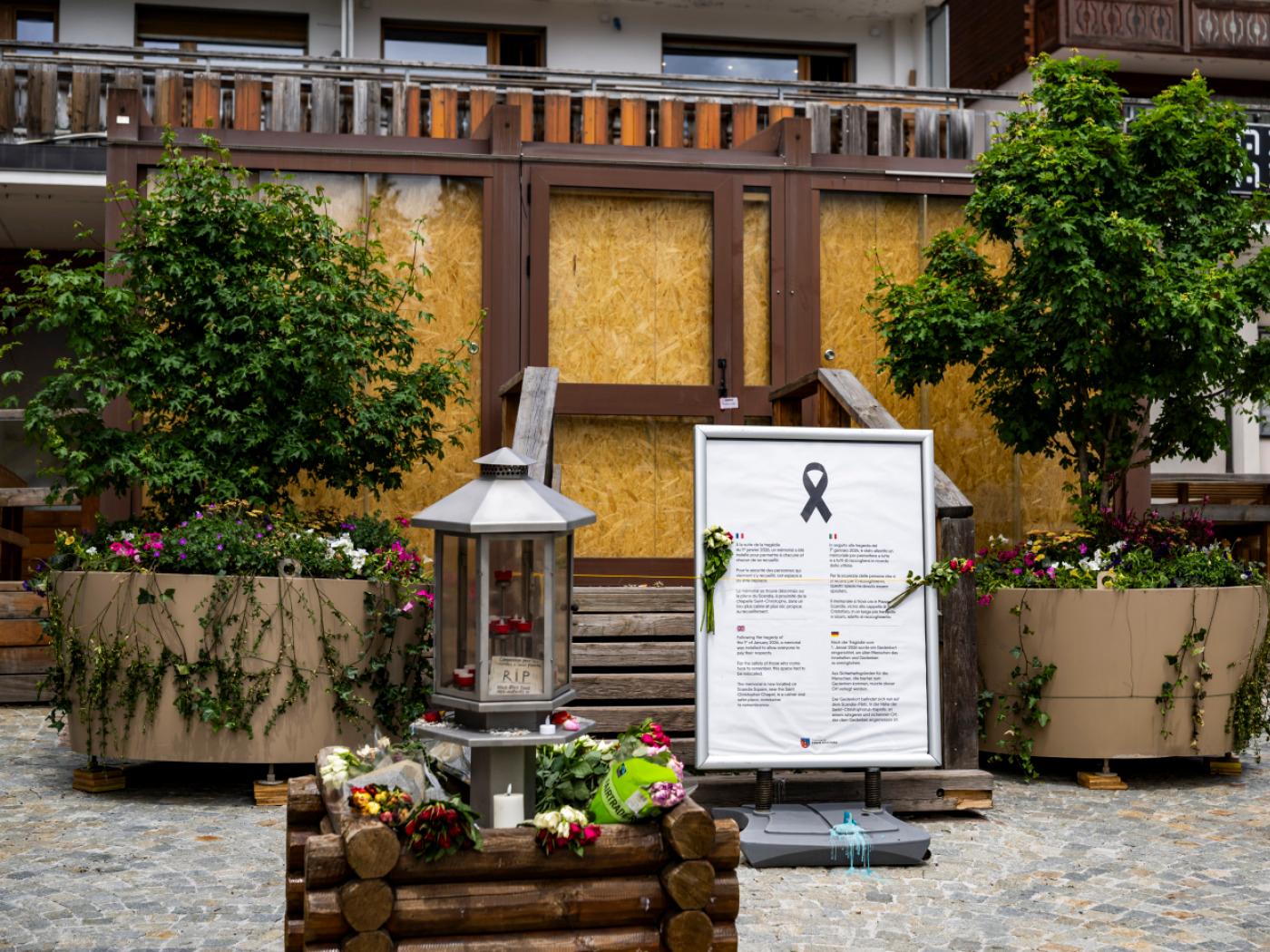 Ein Jahr nach der Brandkatastrophe soll die Gedenkfeier zum Brand in der Bar "Le Constellation" in Grône stattfinden. (Archivbild)