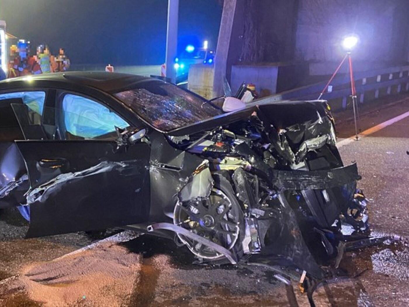 Beim Unfall auf der A2 bei Arisdorf BL kam im Herbst 2021 ein 18-Jähriger ums Leben. Das Kantonsgericht hat am Freitag das Urteil gegen den Autolenker eröffnet. (Archivbild)