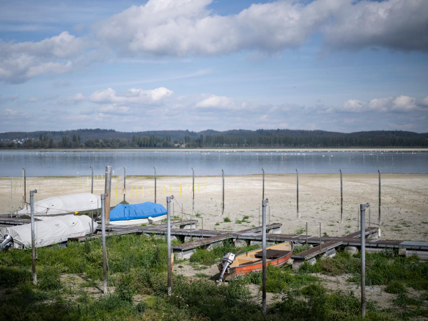 Nach wie vor herrscht auf der Alpennordseite, wie die Aufnahme vom 3. Oktober am Bodensee zeigt, markante Trockenheit.