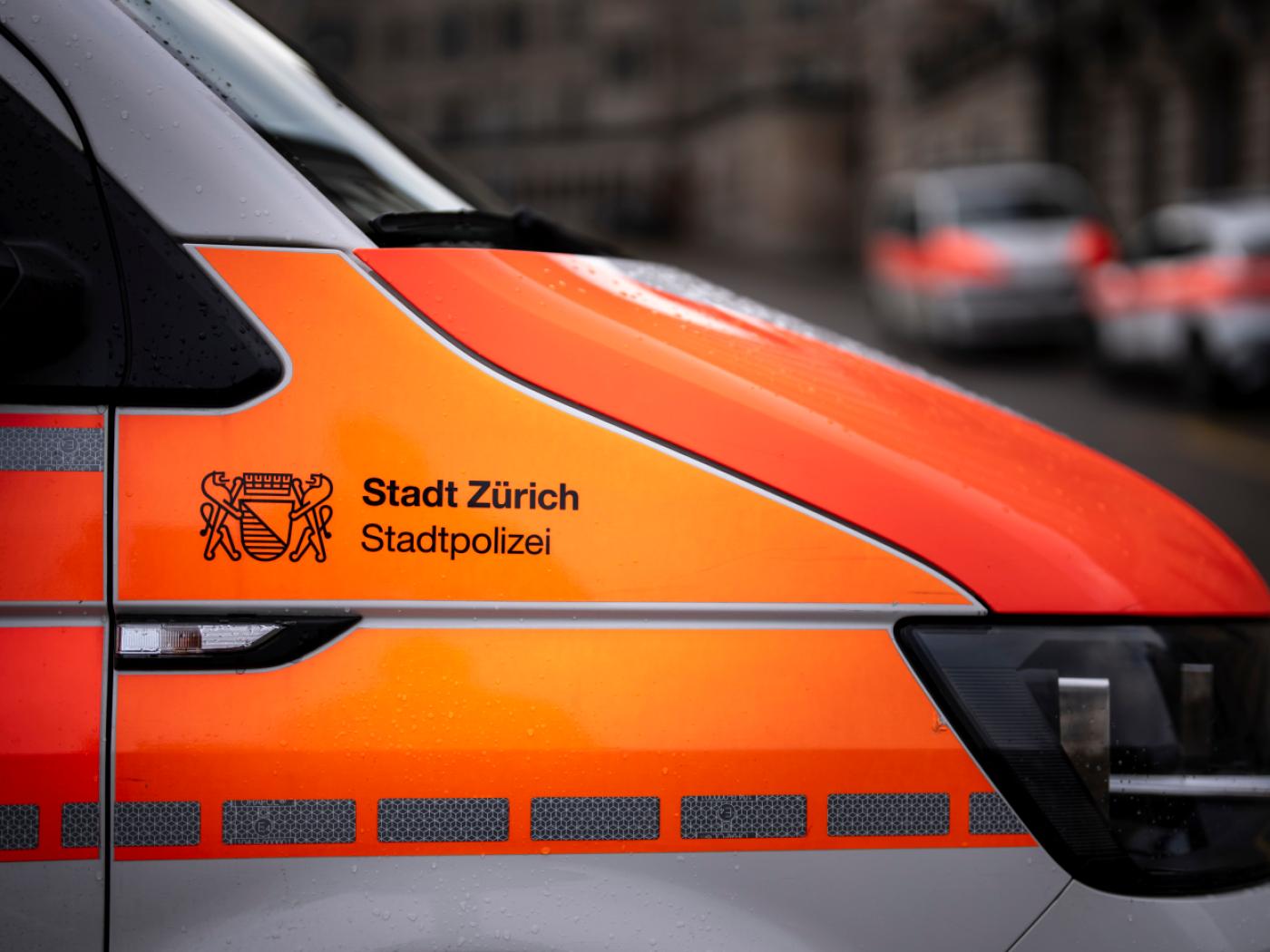 Die Stadtpolizei Zürich führte am Mittwochabend in einer Milieu-Bar in Zürich eine Razzia durch. (Symbolbild)