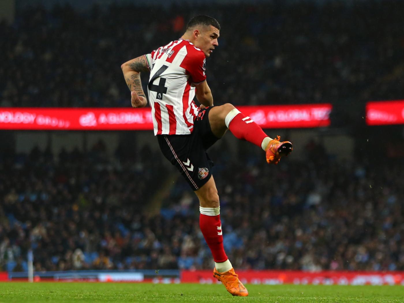 Granit Xhaka bereitete nach seiner Einwechslung Sunderlands Siegtor in der Nachspielzeit vor.