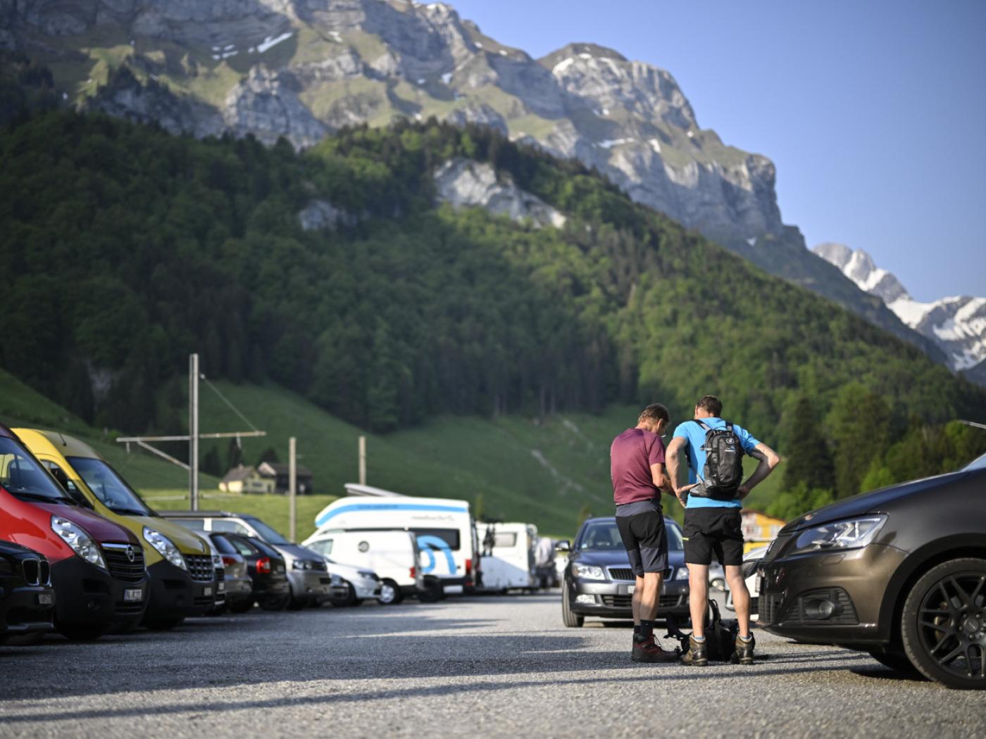 An schönen Tagen ist der Parkplatz in Wasserauen bis auf den letzten Platz besetzt. Wer sein Auto hier abstellen möchte, muss mittlerweile tiefer in die Tasche greifen. (Archivbild)
