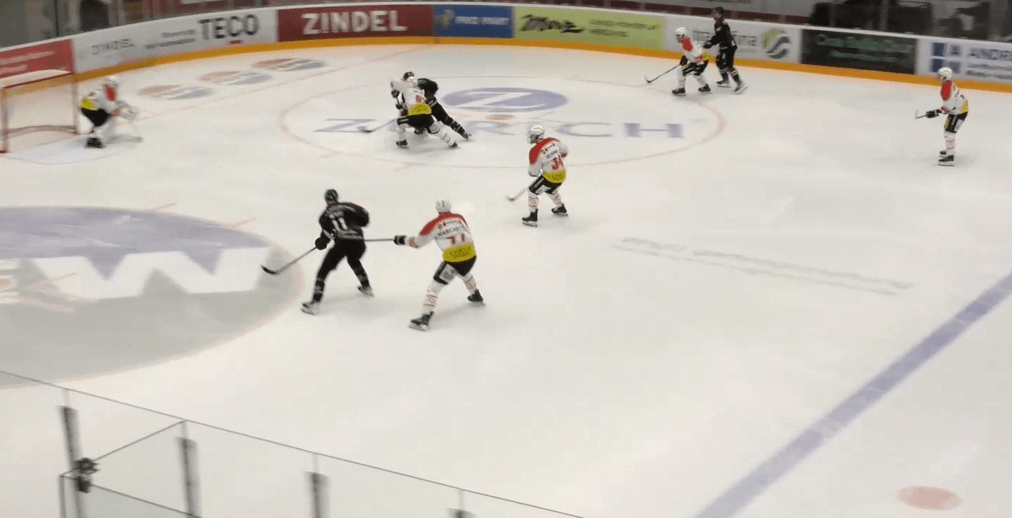 Früher Rückschlag für Chur: Die Bündner geraten gegen die GDT Bellinzona Snakes nach einem umstrittenen Treffer mit 0:1 in Rückstand.