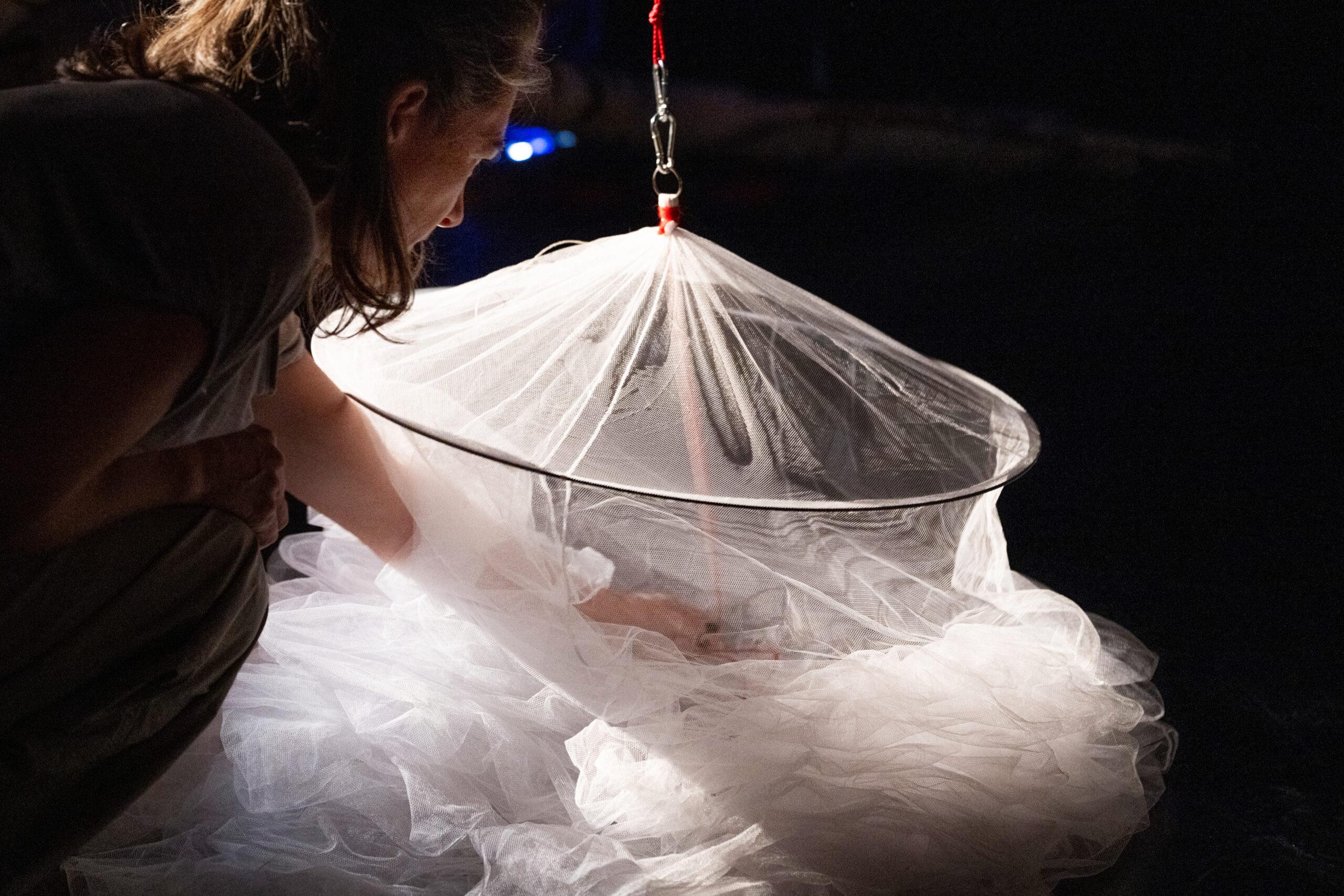 Elisabeth Rolli bei der Probe zum Theaterstück «Ins Leben», zu sehen ab kommendem Dienstag, 27. Oktober, am Churer Theater Klibühni.