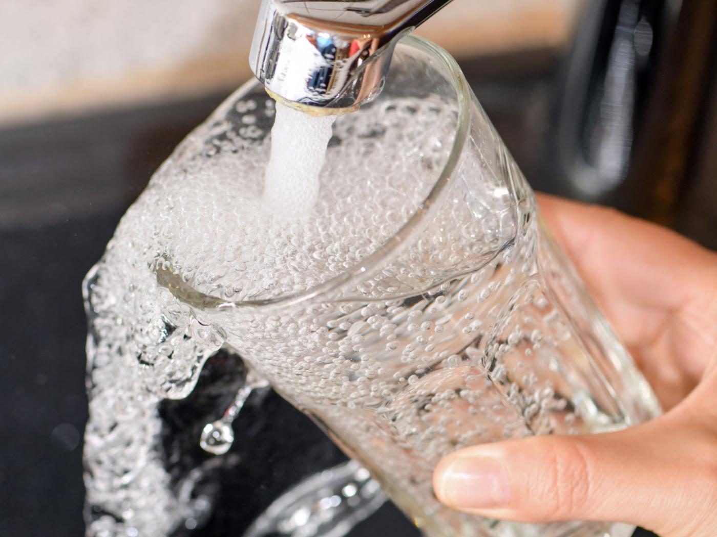In den Ortsteilen Scheid und Feldis in der Bündner Gemeinde Domleschg herrscht Wasserknappheit. (Symbolbild)