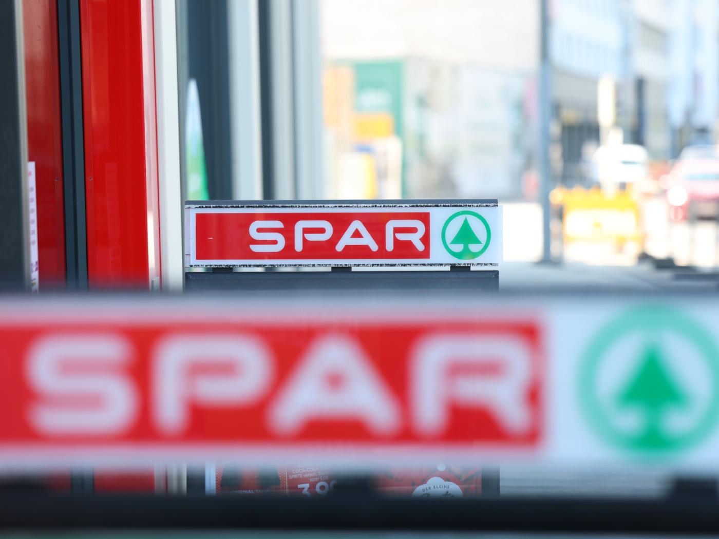 Der Detailhändler Spar wehrt sich gegen die Sondersteuer für ausländische Unternehmen. (Archivbild)