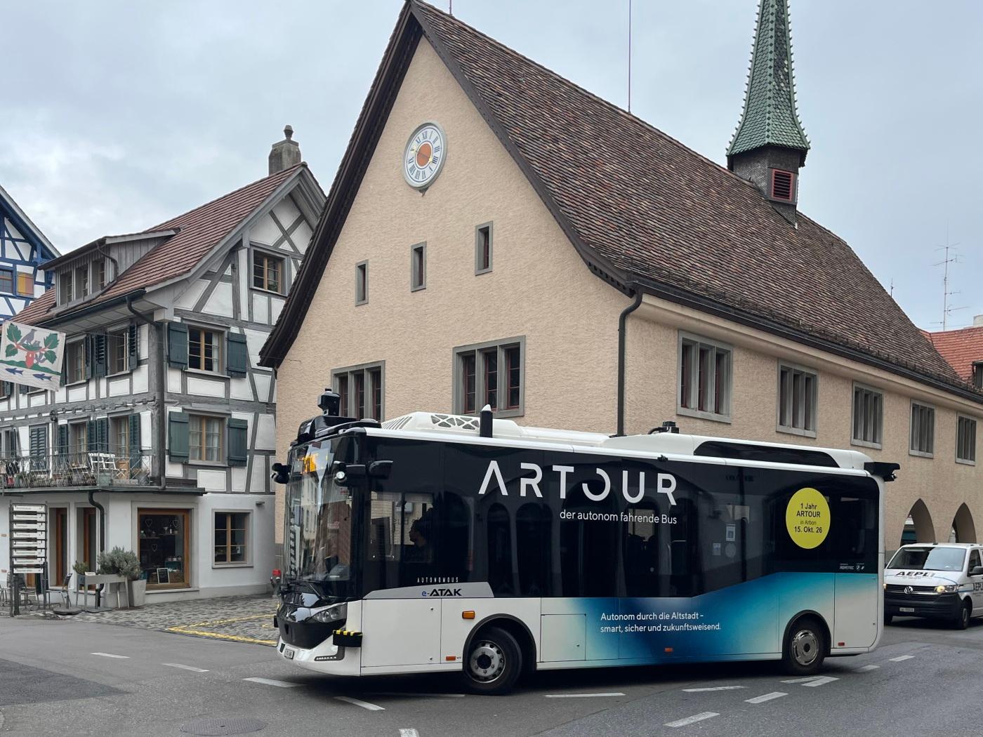 Im selbstfahrenden Bus durch das Zentrum von Arbon TG dürfen 19 Passagiere Platz nehmen.