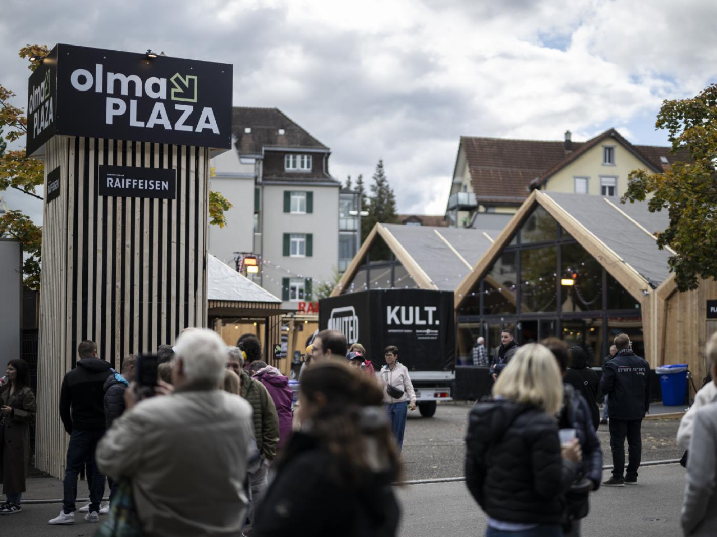 An der Olma-Plaza ist es am Freitagabend zu einer Auseinandersetzung gekommen. Ein Mann erlitt dabei einen Schädelbruch. (Symbolbild)