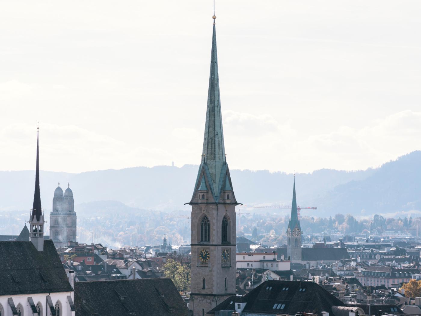 Die Reformierte Kirche des Kantons Zürich will Übergriffe verhindern. Hintergrund sind Meldungen von mehreren Frauen, die vor rund 20 Jahren Opfer eines Pfarrers waren. (Symbolbild)