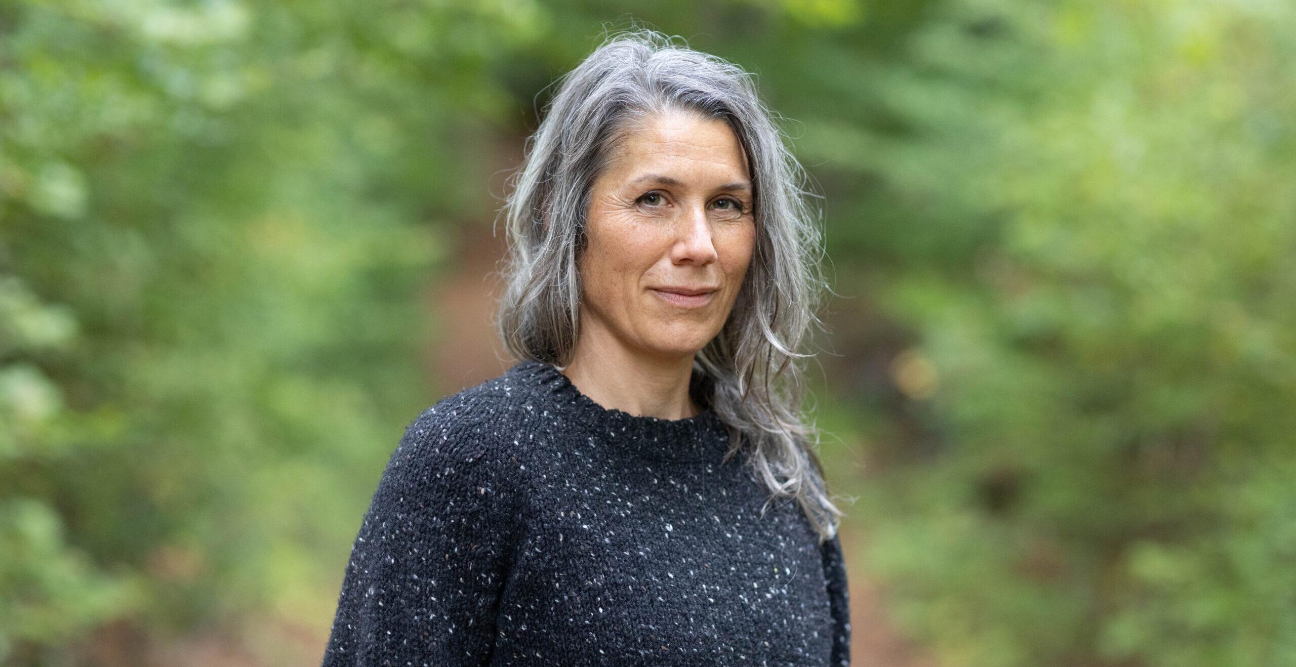 Schwarz ist ihre Farbe: «So habe ich mich schon immer wohlgefühlt. Das Unauffällige ist mir angenehmer als ein Federkleid», sagt Maja Oswald.