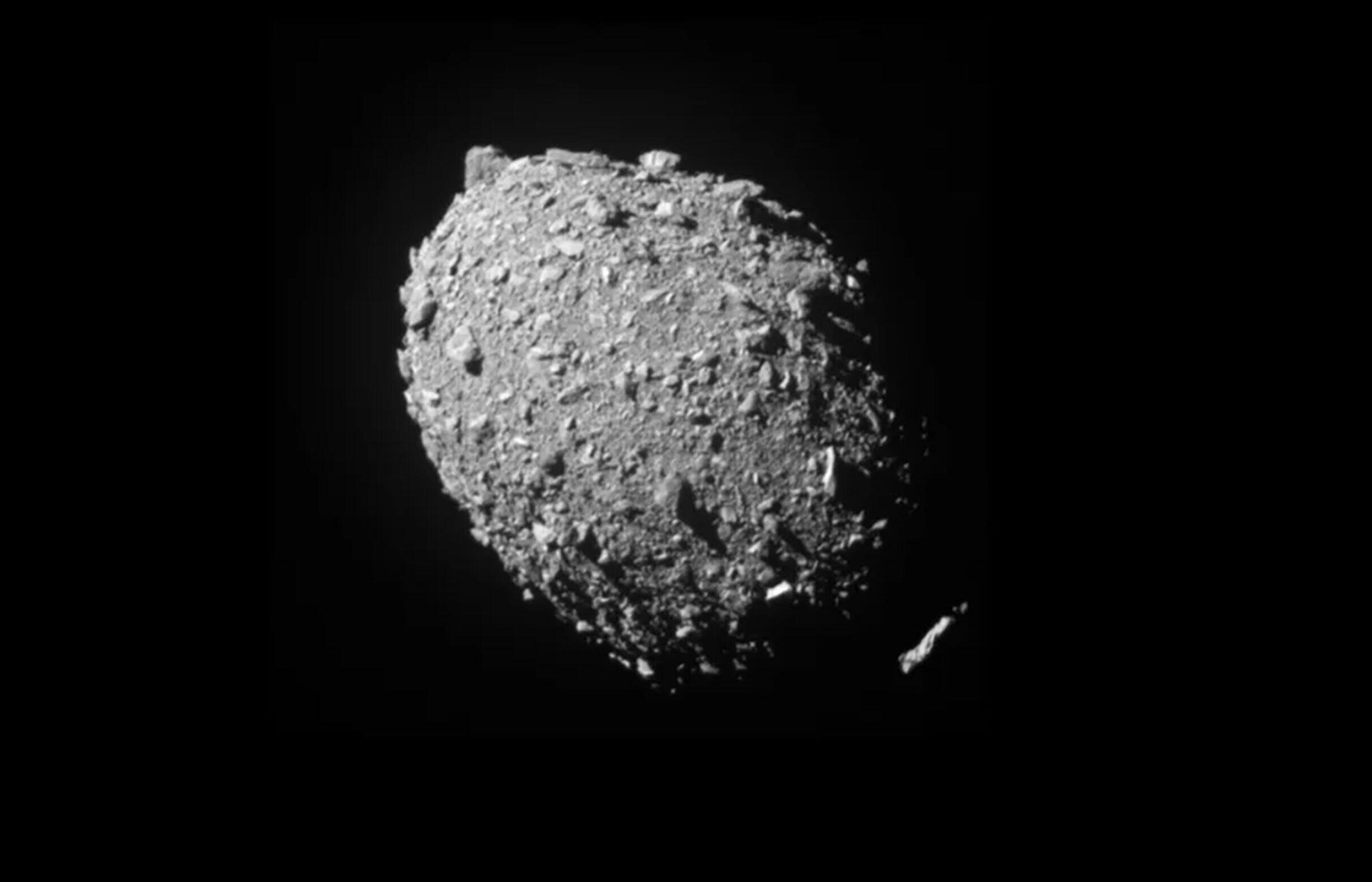 26. September 2022: Diese Nasa-Aufnahme zeigt Dimorphos wenige Sekunden vor dem Aufprall der Dart-Raumsonde. 