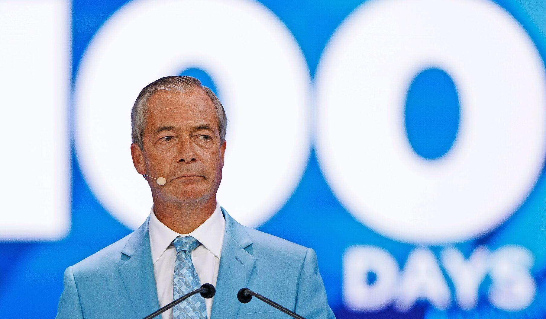 Macht ein langes Gesicht: Nigel Farage steht wegen rassistischer Aussagen aus seiner Partei unter Druck.