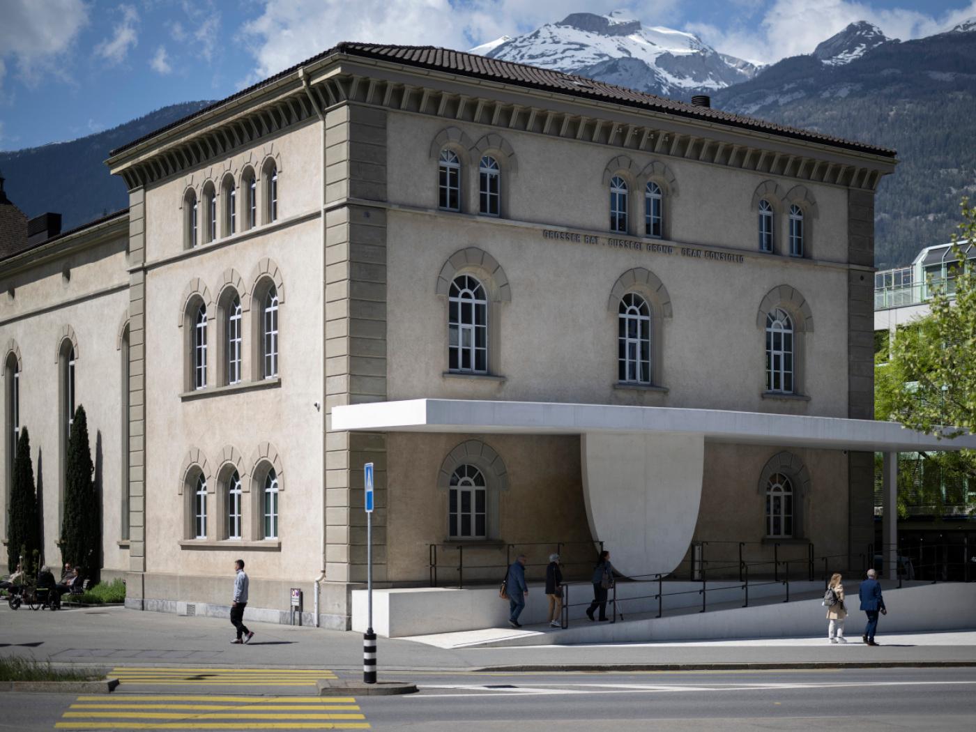 Der Bündner Grosse Rat spricht sich für stärkere Massnahmen gegen die organisierte Kriminalität aus.