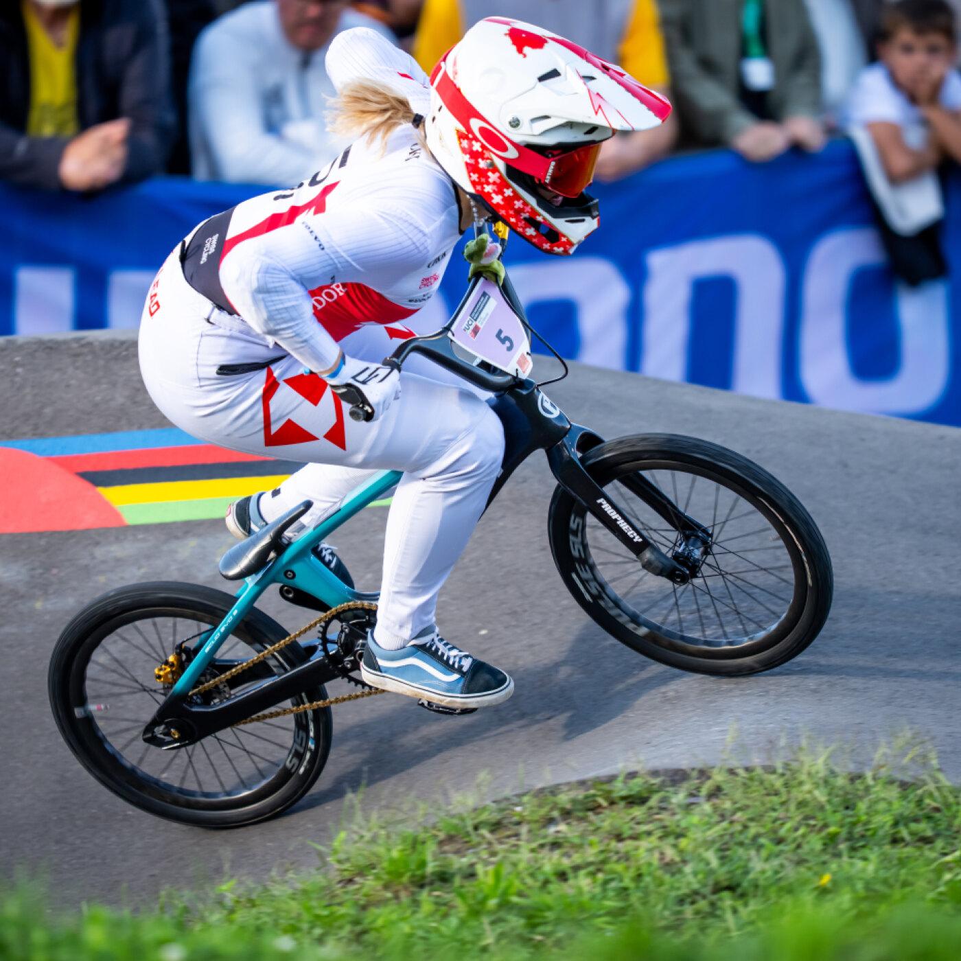 Nadine Aeberhard in Aktion